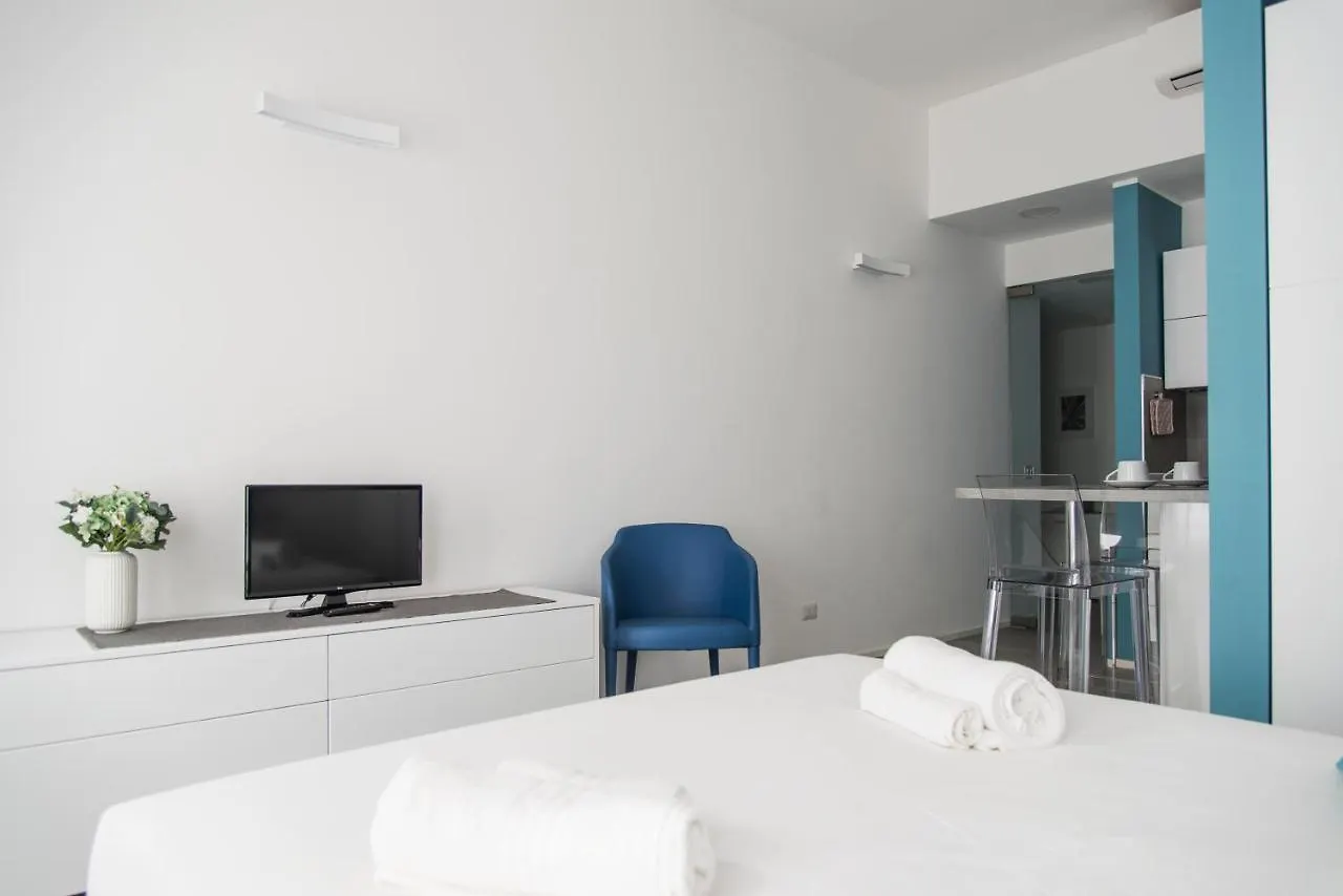 Apartment Youhosty - Meravigli R1 Small 16 Milan Italy
