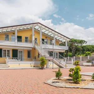https://camping-apuano.it-tuscanyhotel.com